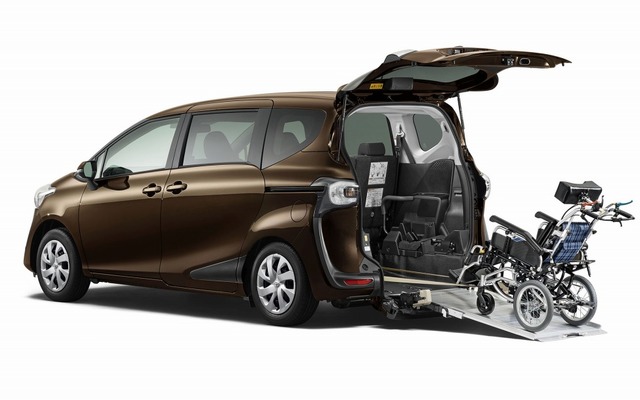 新型シエンタ 車いす仕様車タイプI（助手席側セカンドシート付）