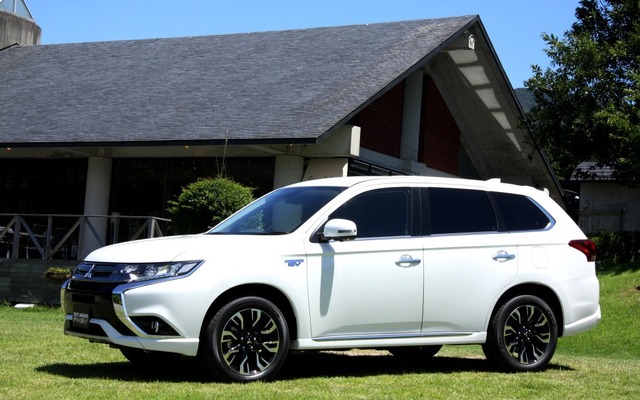 三菱 アウトランダーPHEV