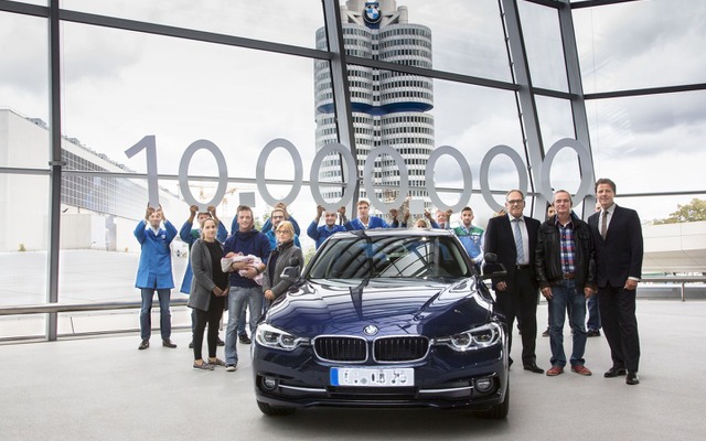 累計生産1000万台目のBMW3シリーズセダンは教習車に