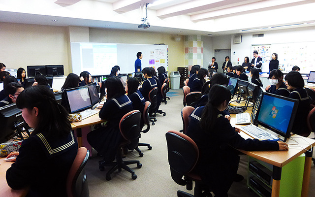女子中高生向けプログラミング講座の様子