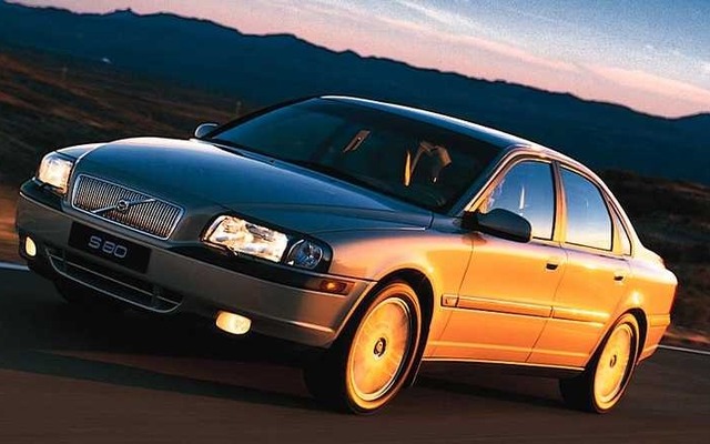 ボルボ、最高級車『S80』の装備をさらに充実