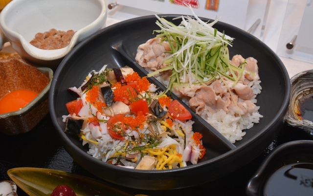 常磐自動車道・友部SA（上り）「“二代目”茨城VICTORY丼（1240円）」（参考画像）