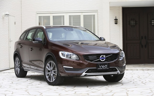 ボルボ V60クロスカントリー D4 SE