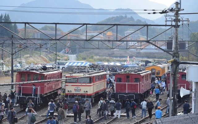 西武鉄道は今年も横瀬車両基地の一般公開を行う。写真は昨年の一般公開の様子。