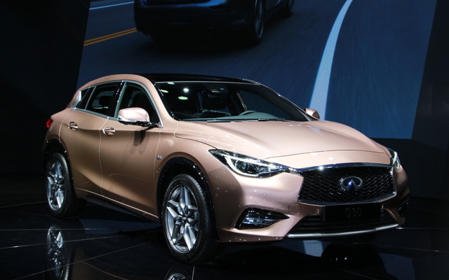 インフィニティ Q30