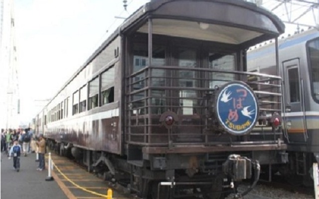 網干の「ふれあいフェア2015」で展示される旧1等展望車のマイテ49形。