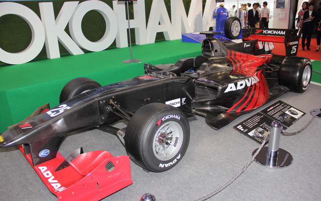 ADVANカラーのスーパーフォーミュラ『SF14』（東京モーターショー15）