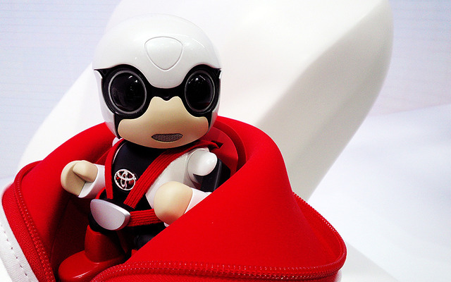 トヨタブースにちょこんと座る『KIROBO MINI』（東京モーターショー2015）