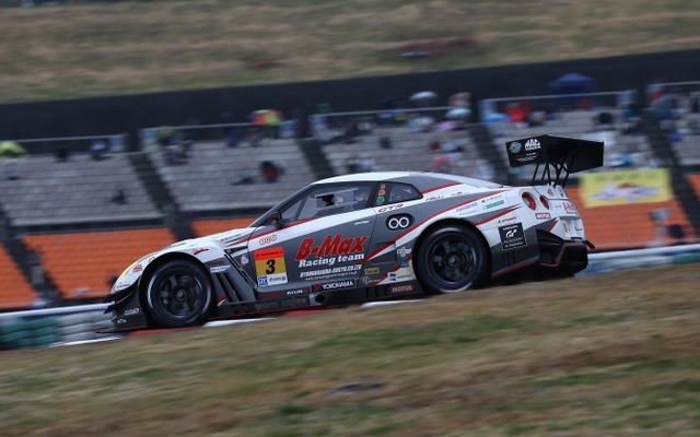 SUPER GT 第7戦、GT300クラス優勝の#3 GT-R。