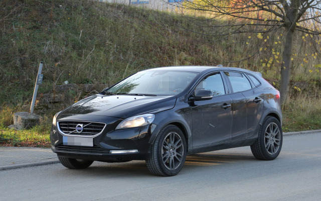 ボルボ XC40スクープ写真