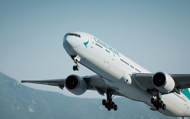 新塗装デザインを採用したB777-300ER