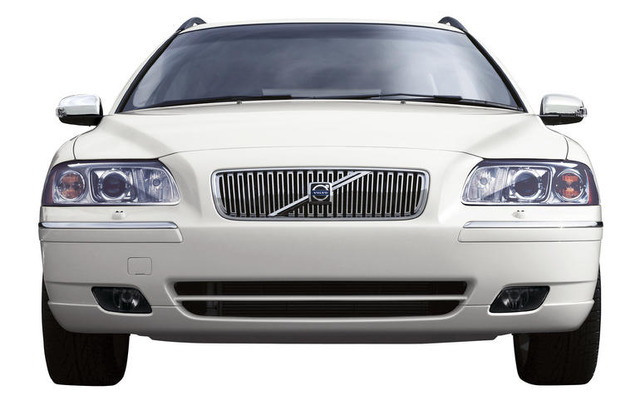 ボルボ V70 にホワイトパールエディション