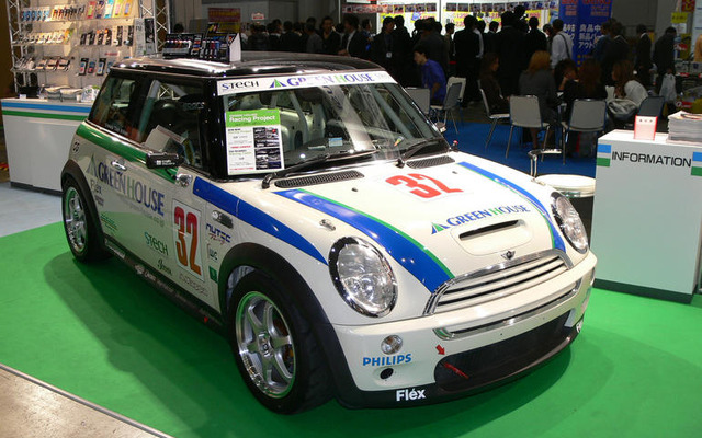 【WPC06】グリーンハウス、もてぎ耐久参戦のMINIを展示