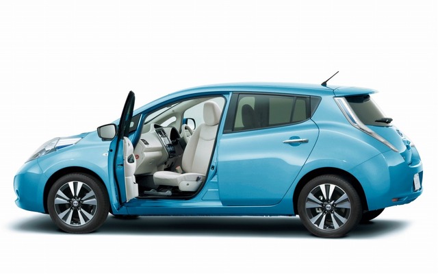 日産 リーフ アンシャンテ 助手席回転シート