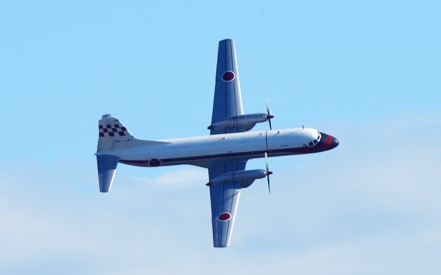 航空自衛隊しか運航していない国産のYS-11。