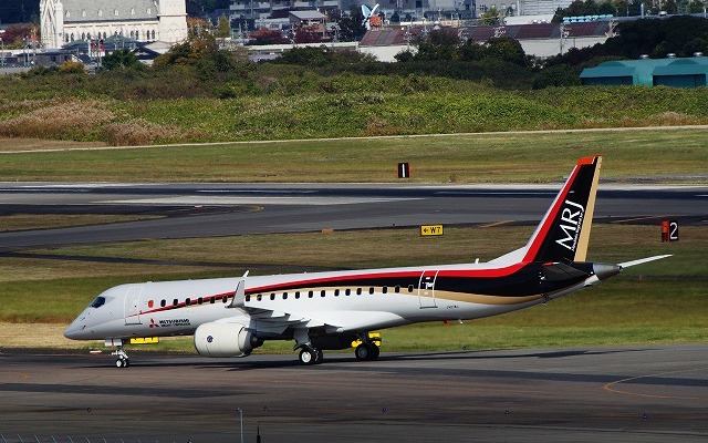 MRJ（三菱リージョナルジェット）初飛行のようす