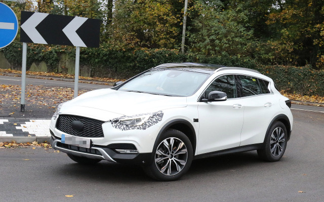 インフィニティ QX30 スクープ写真