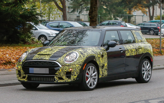 MINIクラブマンJCW スクープ写真