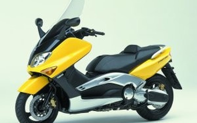 「スズキ、ホンダに負けるな!!」と、ヤマハが大型スクーター投入
