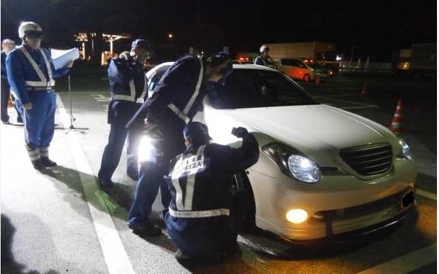 東北自動車道・佐野SAで深夜の街頭検査
