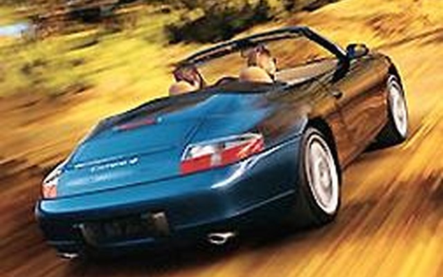 アメリカでポルシェ『911カレラ4』の燃料計に異状発見