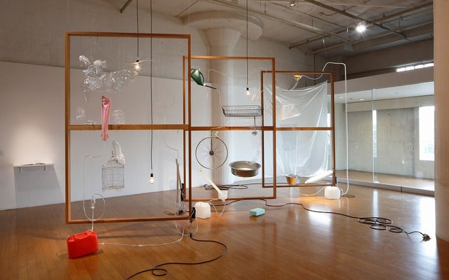 毛利 悠子 《モレモレ：与えられた落水 #1-3》 2015 「日産アートアワード2015」展示風景 (撮影：木奥惠三)