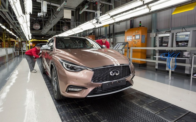 インフィニティ Q30（英国サンダーランド工場）