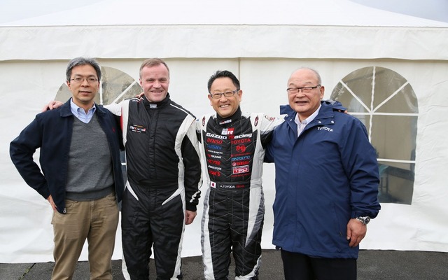 （左から）佐藤俊男TMG社長、トミ・マキネンチーム代表、豊田章男チーム総代表、嵯峨宏英チーム副代表
