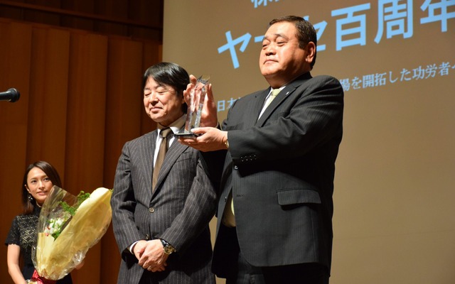 実行委員会特別賞を受賞したヤナセ、井出健義社長（日本カーオブザイヤー15）