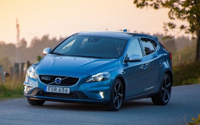 ボルボ V40 D4 Rデザイン
