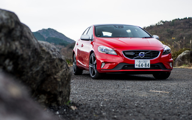 ボルボ V40 D4 Rデザイン