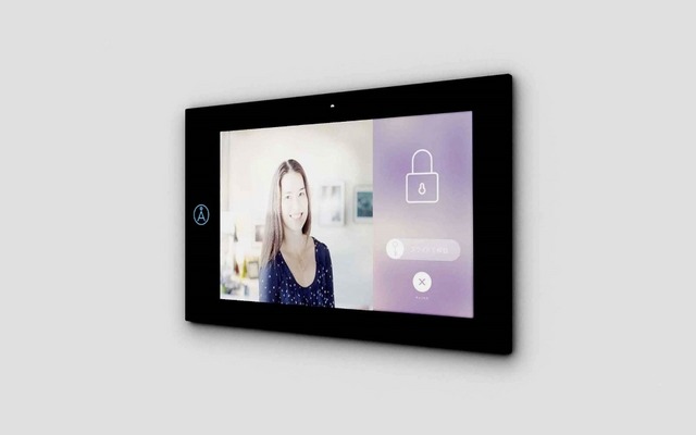 「TATERU kit」のスマートドアホンの室内端末となるタブレットの利用イメージ（画像はプレスリリースより）