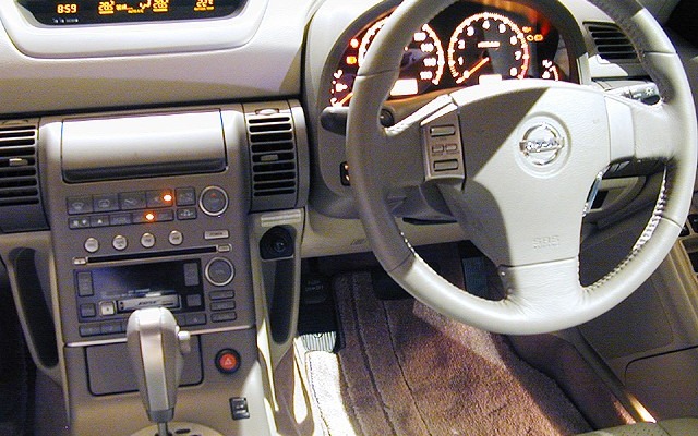【誕生・新型日産『スカイライン』】独自の上質感を追求したインテリア