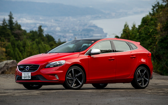 ボルボ V40 D4 Rデザイン
