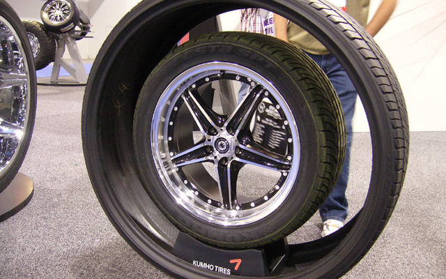【SEMA06】32インチも登場、止まらないタイヤの大径化!