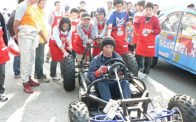 【日本EVフェスティバル】ハイブリッド教室の中学生達も参加