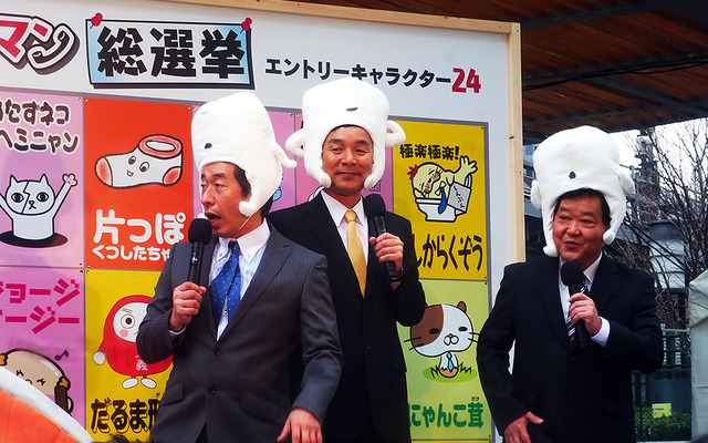 有楽町駅前に出没したダチョウ倶楽部。即興コント即興コント『もしもモノマネハラスメントがあったら』を披露（12月15日、サンリオキャラリーマン総選挙投票ありがとうイベント）