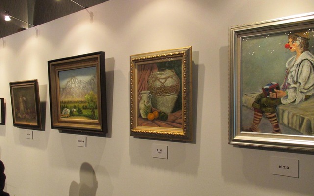 飛山一男さんお別れの会に展示された油絵作品