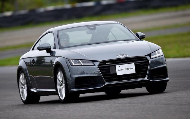アウディ TTクーペ 2.0TFSI クワトロ