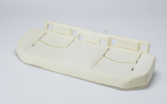 シートパッド製品写真（後部座席の座面部分）