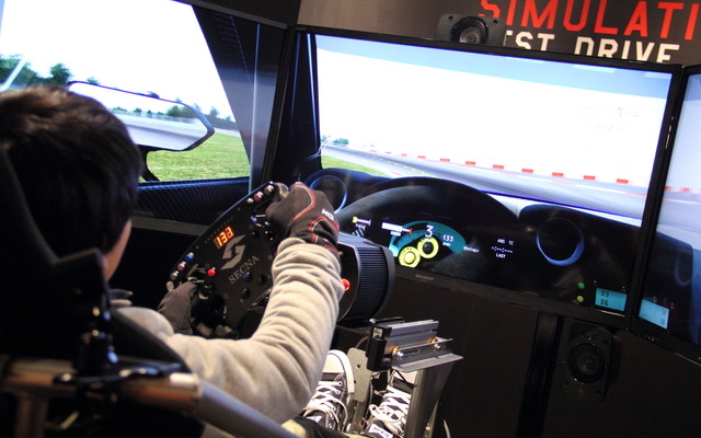 「TOYOTA GAZOO Racing　PADDOCK in GINZA」に設置されている本格シミュレーター
