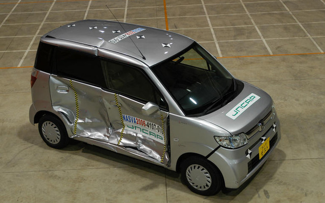 ホンダ ゼスト、衝突試験で運転席・助手席6スター 軽自動車初