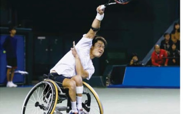 プロ車いすテニスプレーヤーの国枝慎吾選手