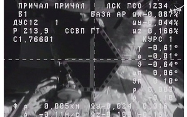 ISSに接近するプログレス補給船（62P）のモニタ画面