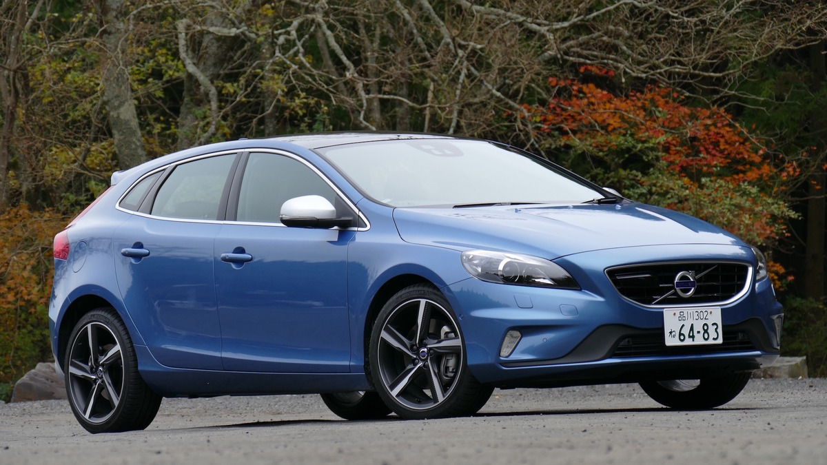 ボルボ V40 D4 R デザイン 試乗 快適性とプラスaの俊足ぶり実感 島崎七生人 レスポンス Response Jp