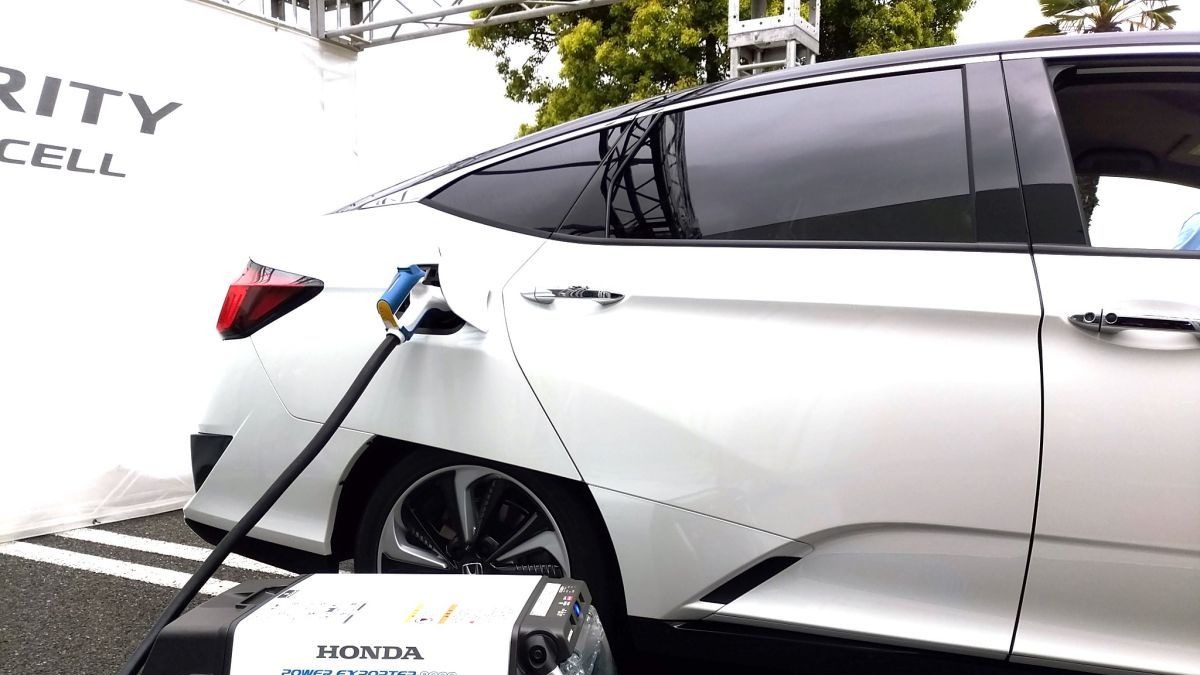 ホンダ クラリティ Fc 外部給電機でいざという時は 走る発電機 に レスポンス Response Jp