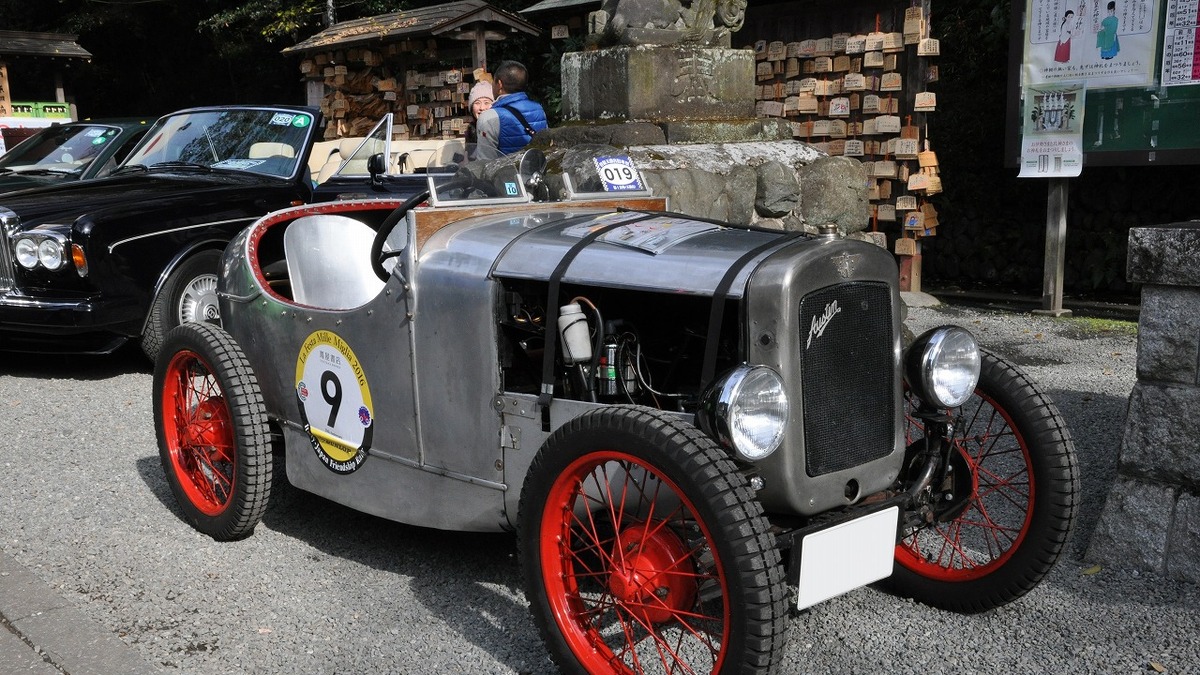 谷保天満宮旧車祭16 Mgやオースチンなど 戦前のビンテージカー レスポンス Response Jp
