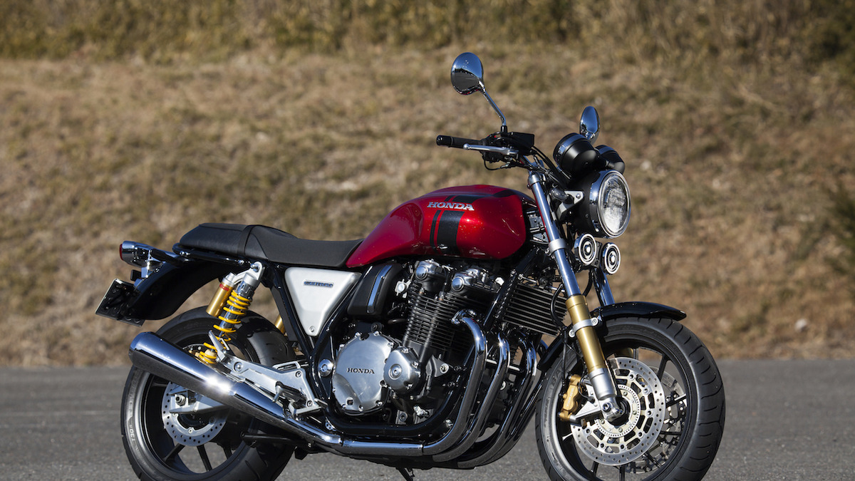 ホンダ Cb1100 新型 フランジレスフューエルタンクで彫りの深い立体感を実現 レスポンス Response Jp ホンダ Cb1100 新型 フランジレスフューエルタンクで彫りの深い立体感を実現 レスポンス Response Jp