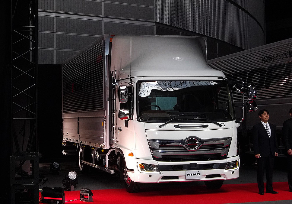 日野 レンジャー 新型 性別 年齢 経験 不問 扱いやすさを追求 レスポンス Response Jp 日野 レンジャー 新型 性別 年齢 経験 不問 扱いやすさを追求 レスポンス Response Jp