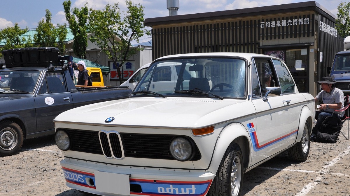 石和温泉郷クラシックカーフェス17 Bmw02ターボ やリンカーン コンチネンタルなどの外国車 レスポンス Response Jp 石和温泉郷クラシックカーフェス17 Bmw02ターボ やリンカーン コンチネンタルなどの外国車 レスポンス Response Jp